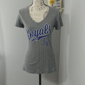 5th & Ocean Kansas City Royals Grey Short Sleeve V Neck Top M